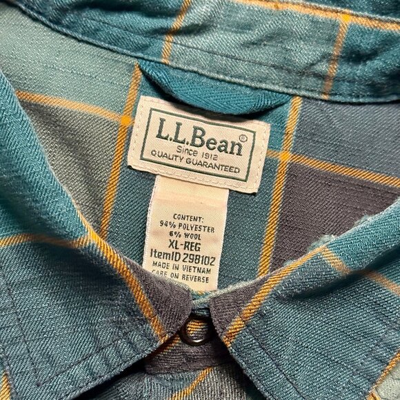 L.L. Bean Men's Katahdin Performance Flannel Shirt - Green - Picture 3 of 6